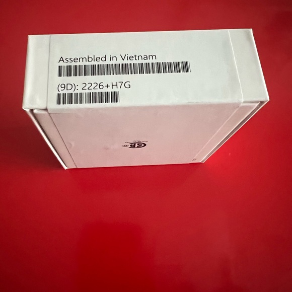 Apple AirPod Case - Picture 5 of 5